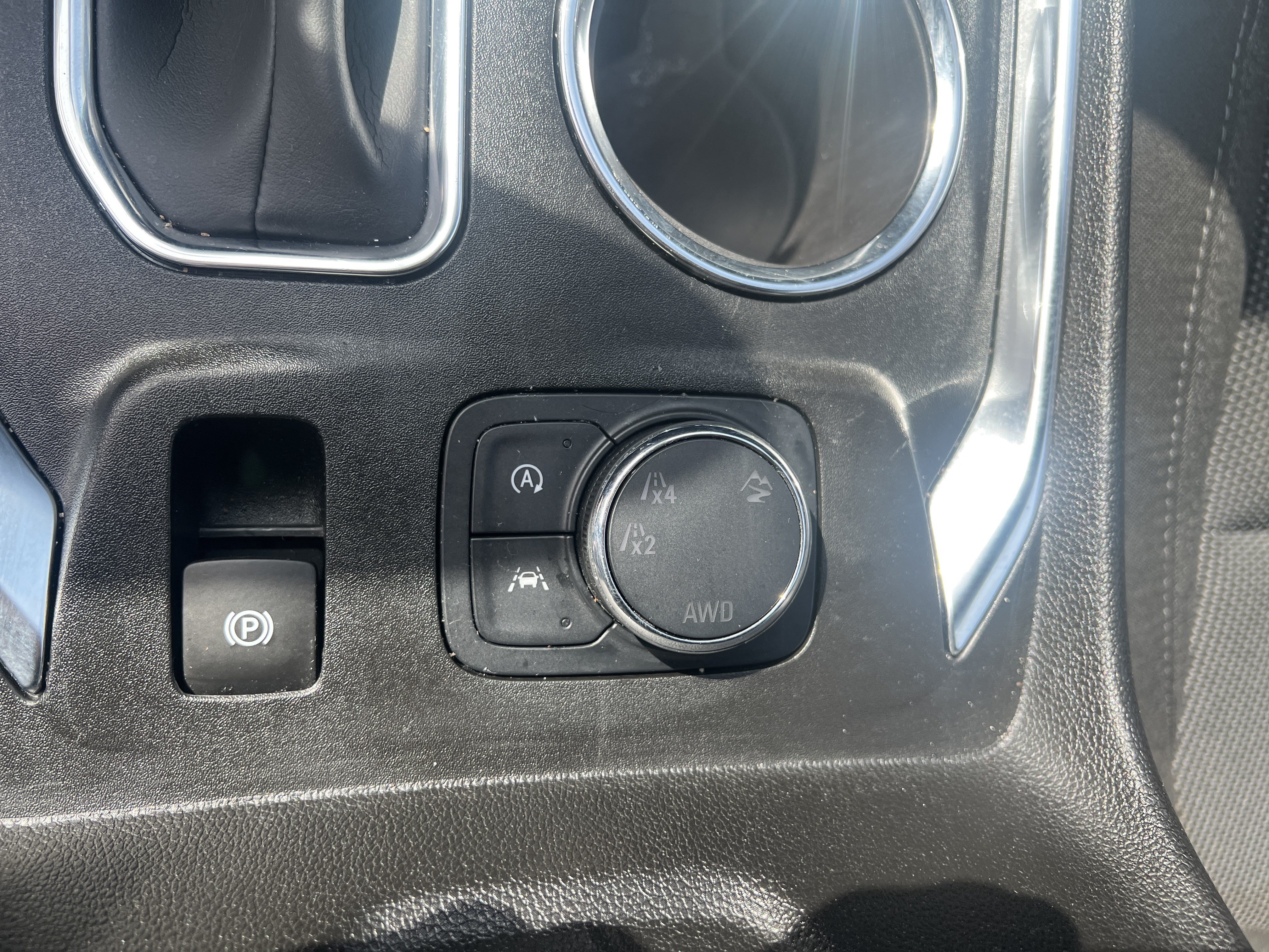 Used 2023 Chevrolet Traverse LT AWD/4WD image 12