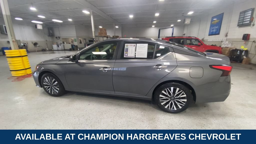 Used 2024 Nissan Altima 2.5 SV FWD image 7
