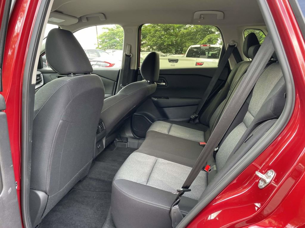 Used 2025 Nissan Rogue SV FWD image 13
