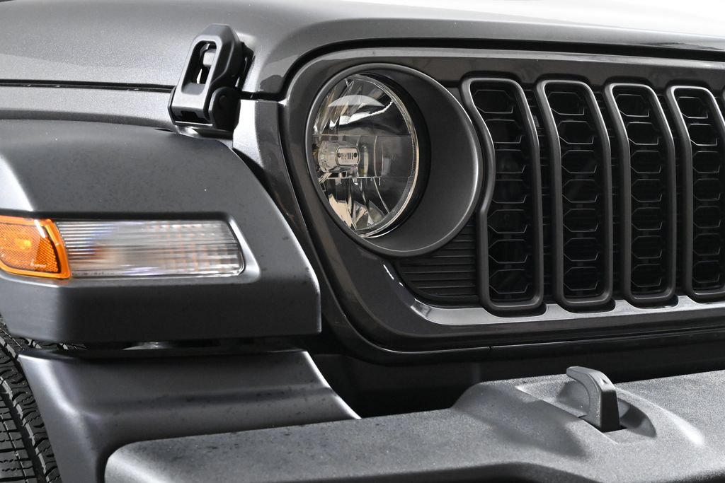 Used 2024 Jeep Wrangler Sport AWD/4WD image 10