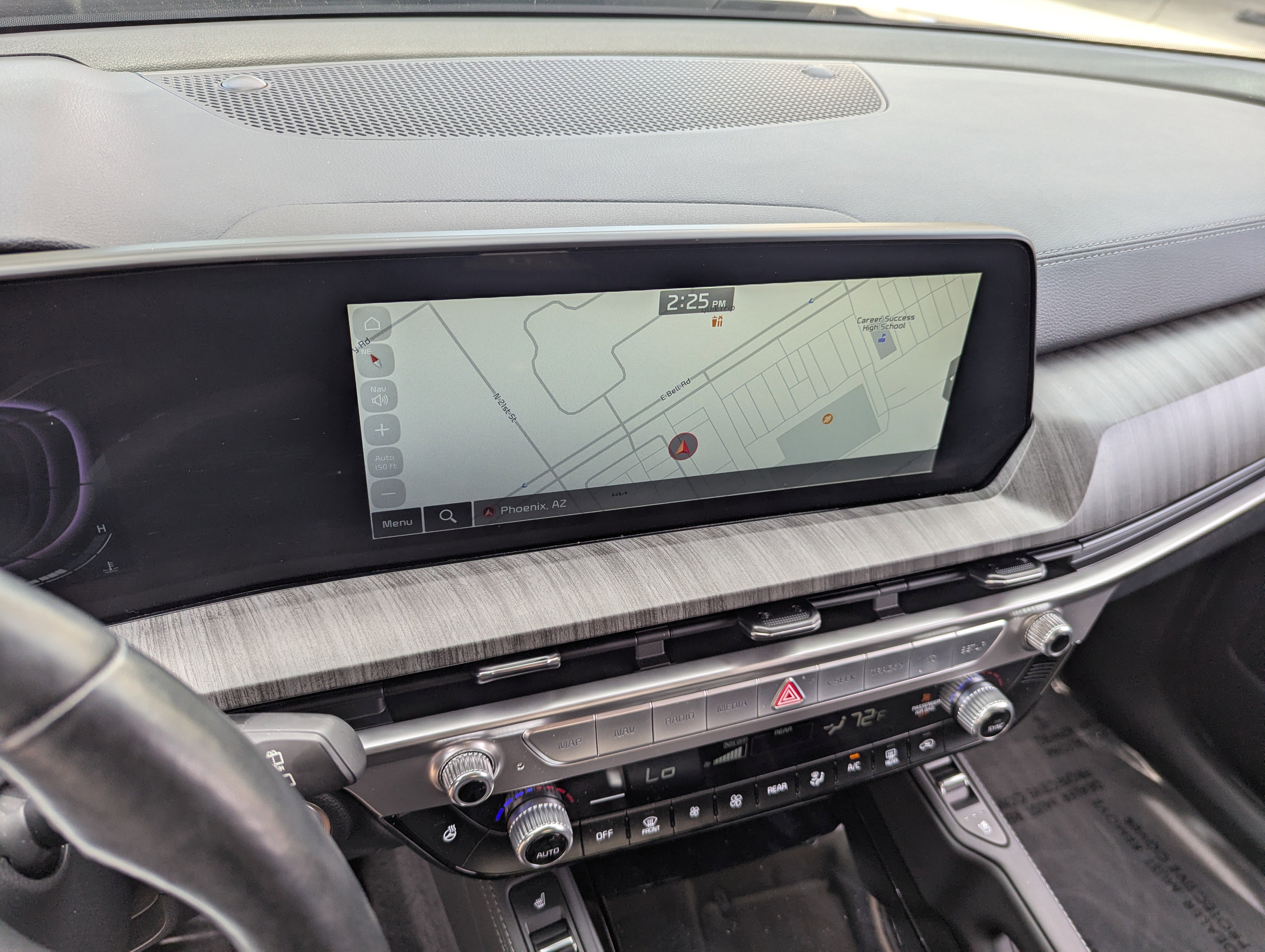 Used 2024 Kia Telluride EX w/ EX Captain's Chair Package image 23