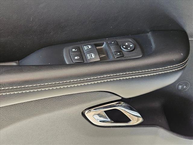 Used 2016 Dodge Challenger SRT Hellcat image 9