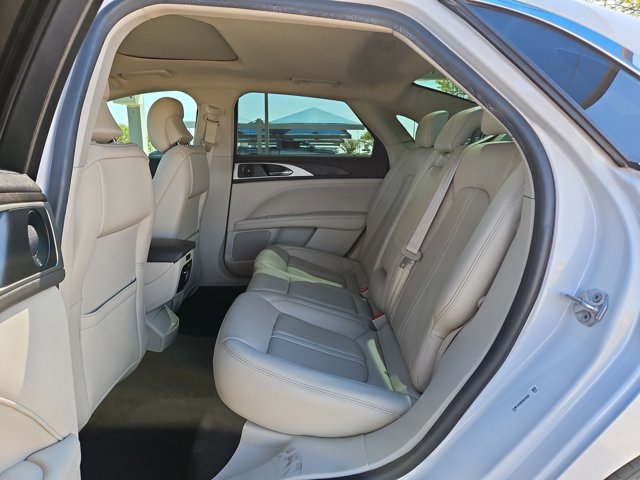 Used 2019 Lincoln MKZ Reserve FWD image 18