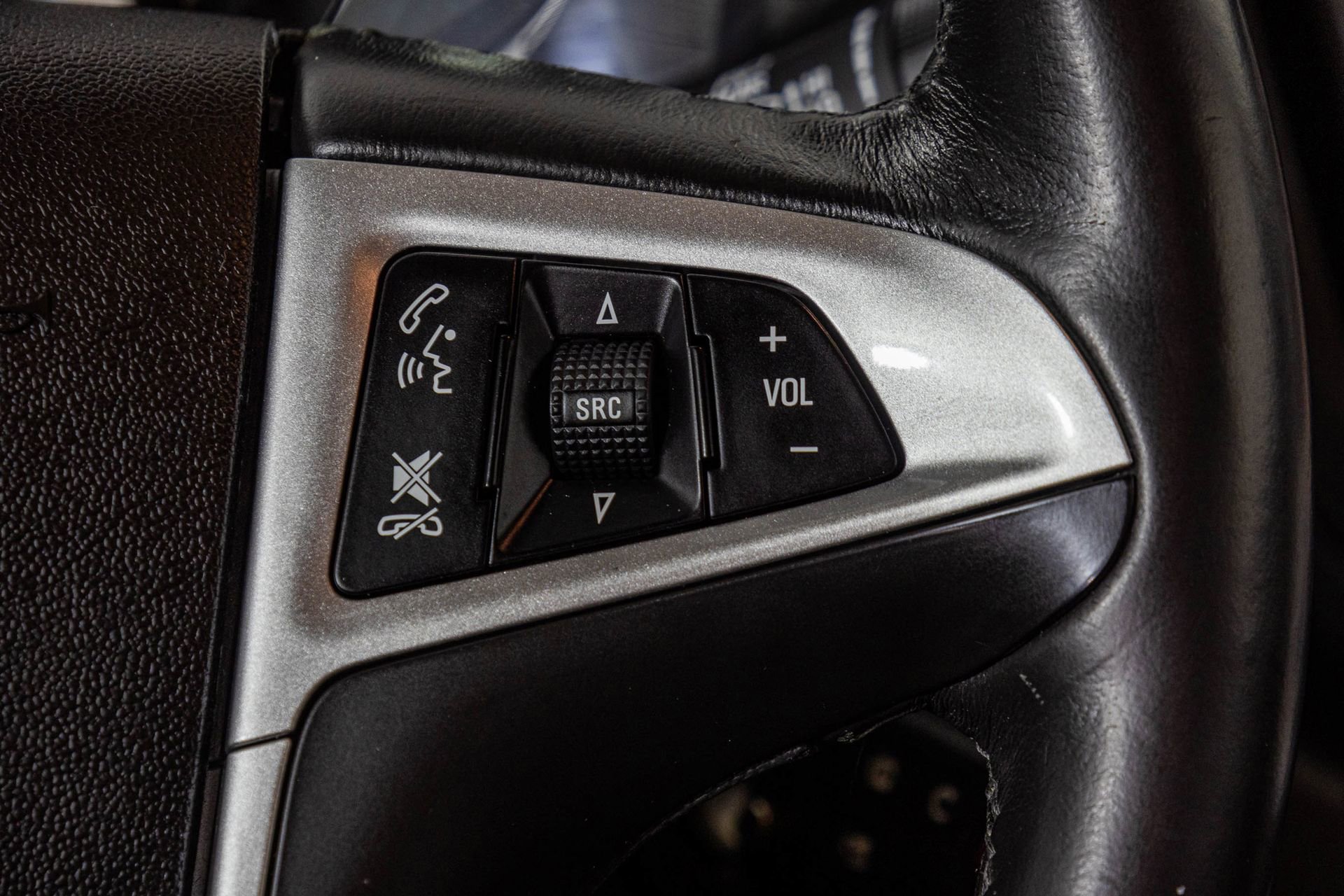 Used 2017 Chevrolet Equinox LT w/ Convenience Package image 25