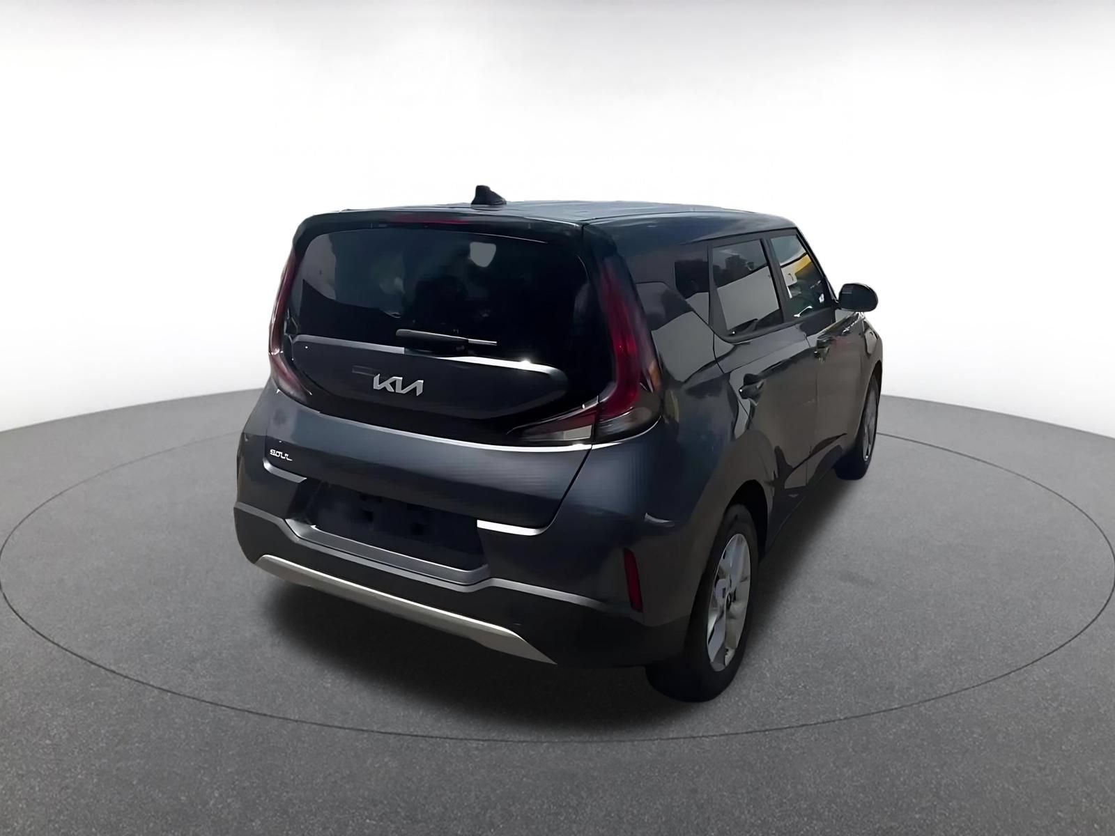 Used 2025 Kia Soul LX w/ LX Technology Package FWD image 13