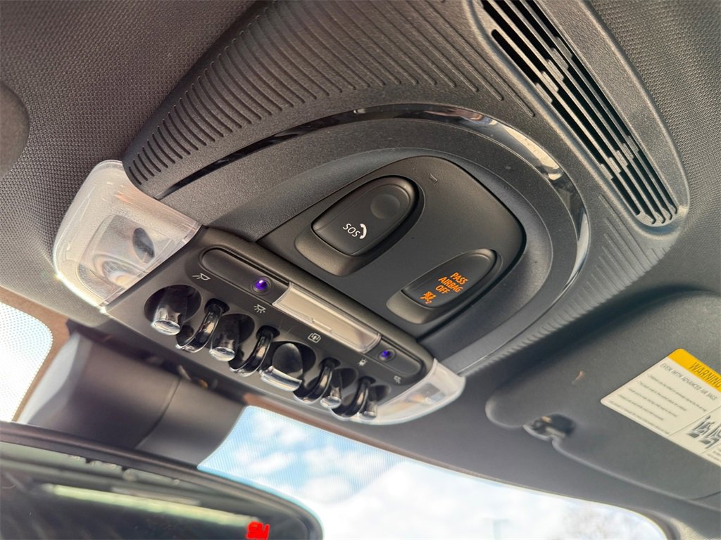 Used 2021 MINI Cooper Clubman S w/ Driver Assistance Package image 31