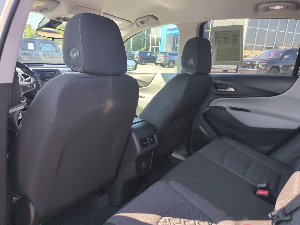 Used 2024 Chevrolet Equinox LT FWD image 31
