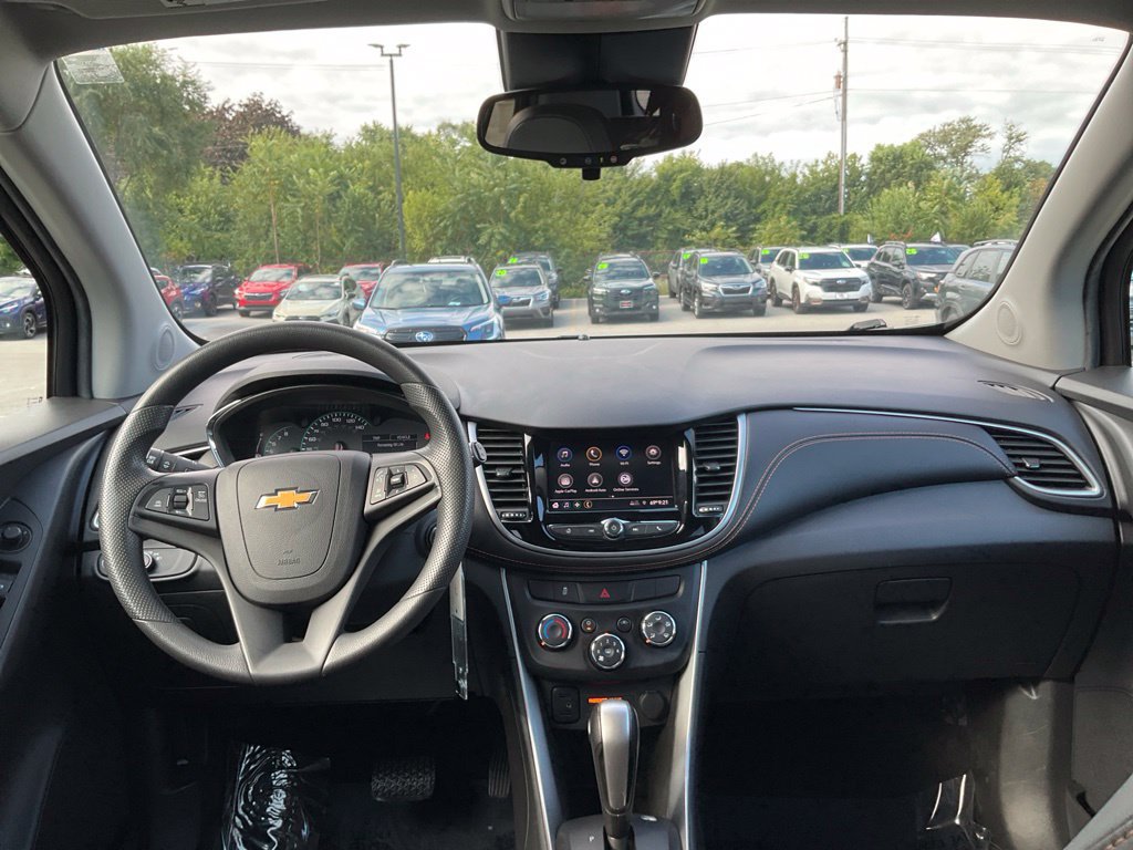 Used 2021 Chevrolet Trax LT FWD image 30