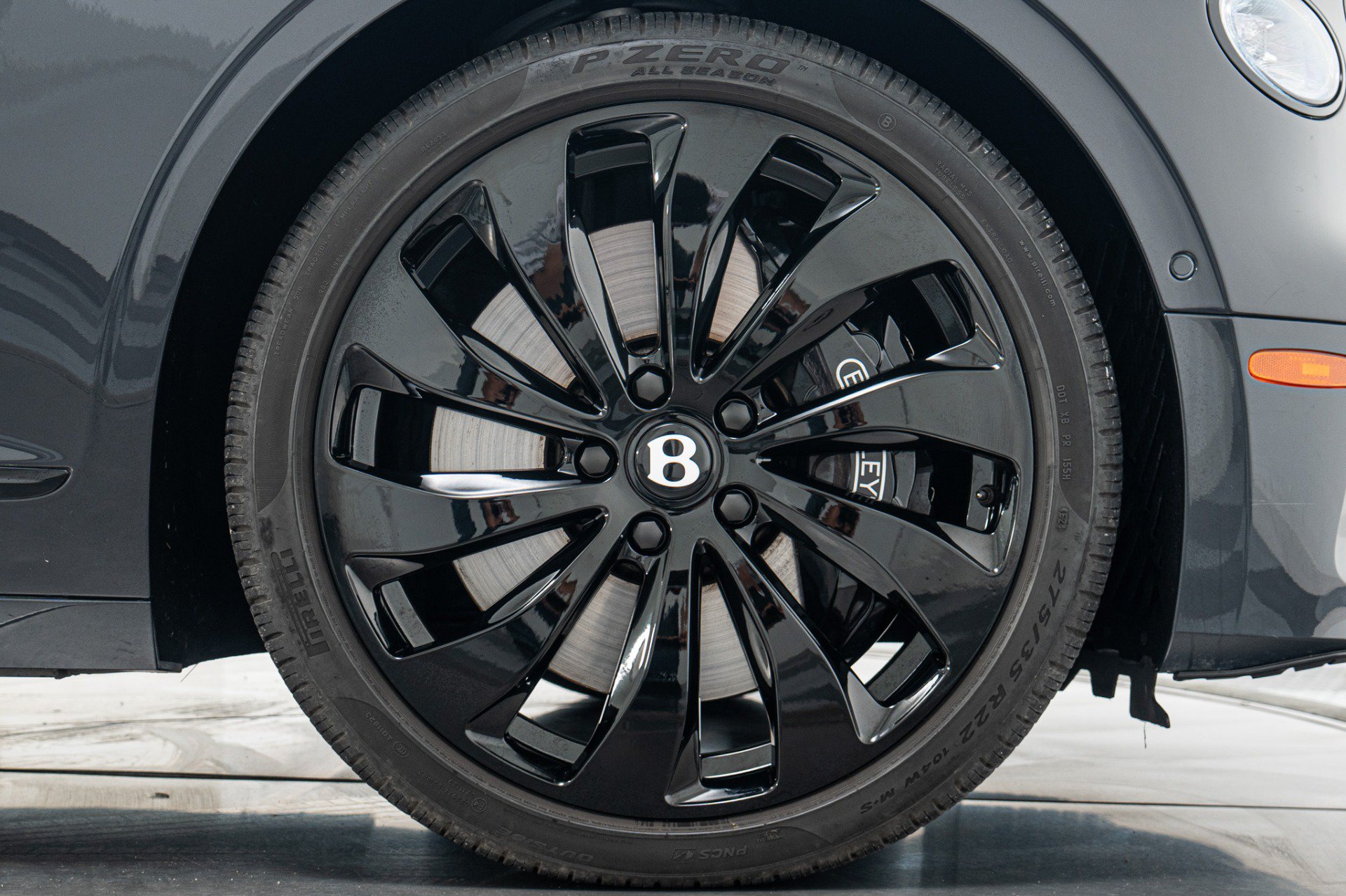 Used 2024 Bentley Flying Spur V8 AWD/4WD image 48