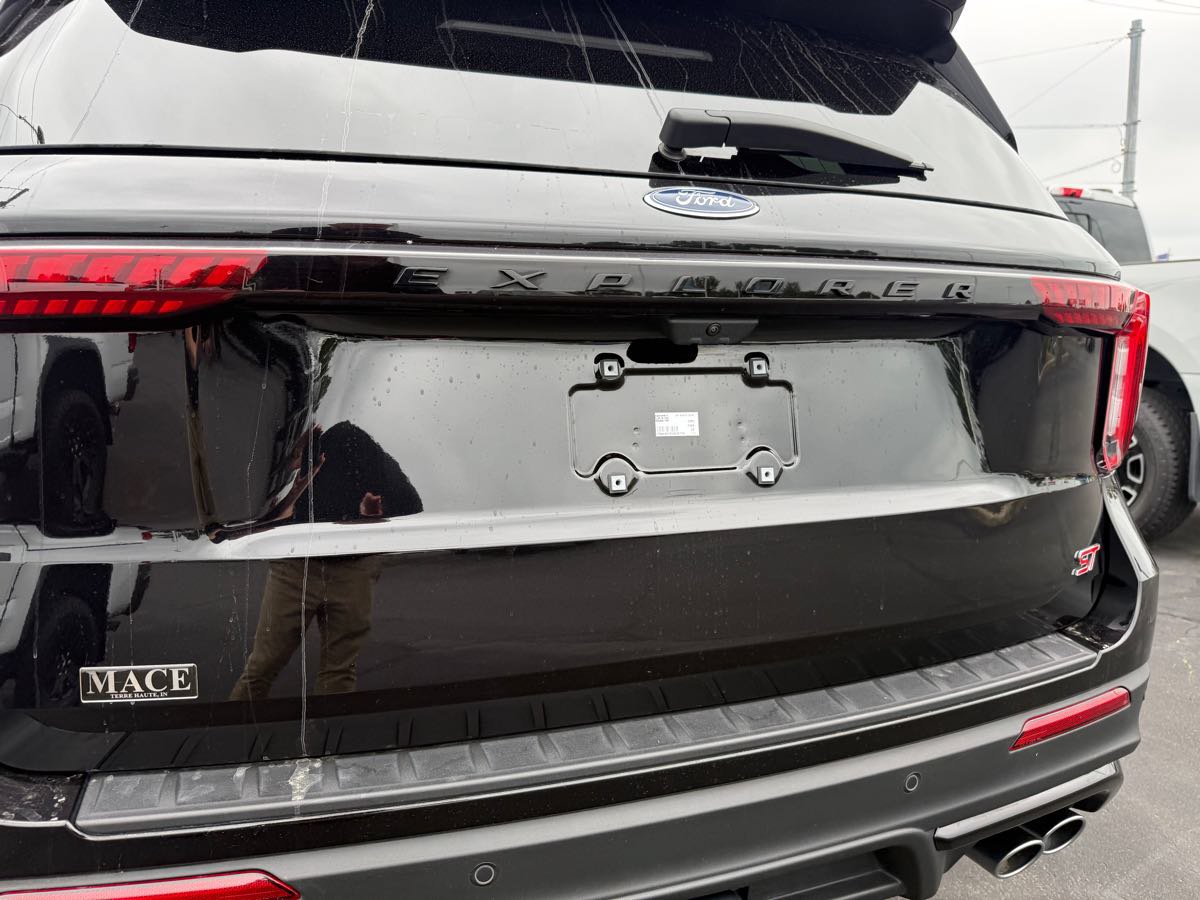 Used 2025 Ford Explorer ST w/ Sun And Sound Package AWD/4WD image 7