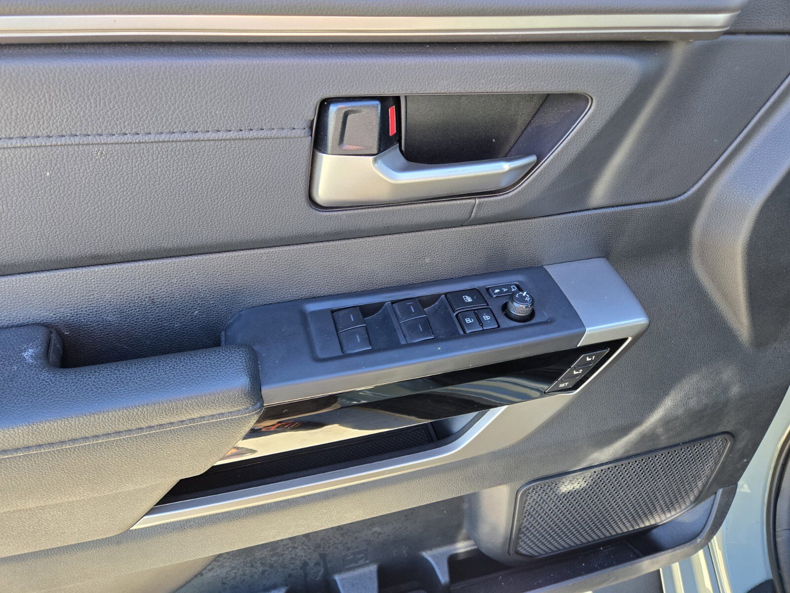 Used 2024 Toyota Tundra Limited image 17