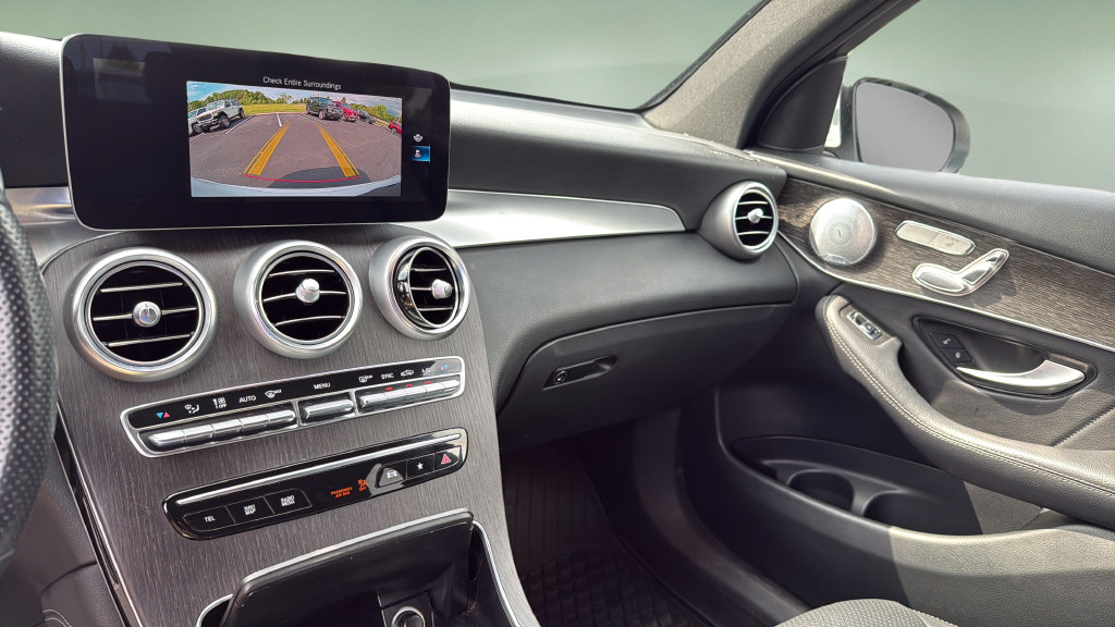 Used 2020 Mercedes-Benz GLC 300 4MATIC image 39