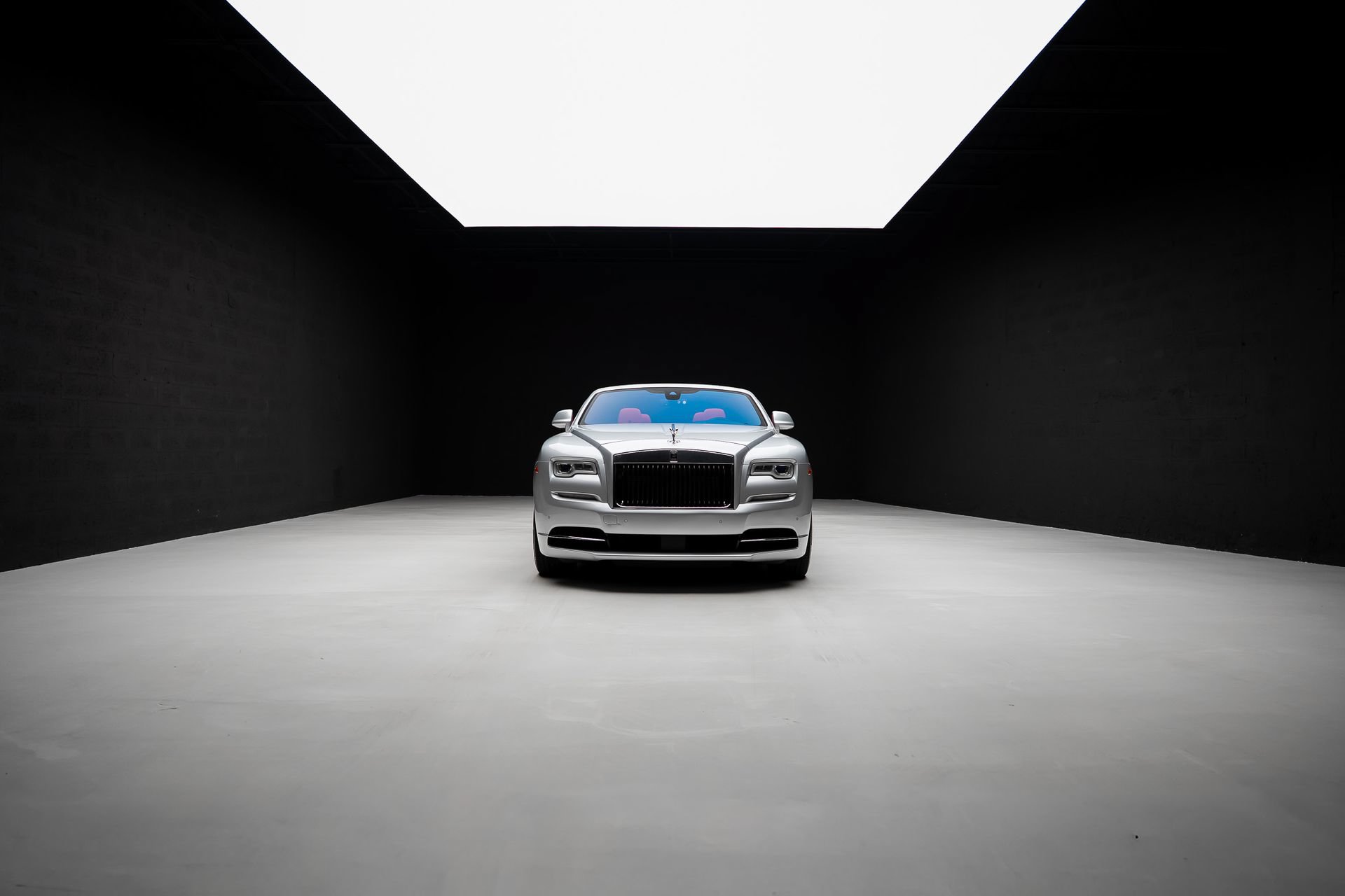 Used 2017 Rolls-Royce Dawn RWD image 91