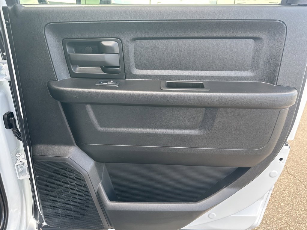 Used 2024 RAM 2500 Tradesman w/ Chrome Appearance Group image 24