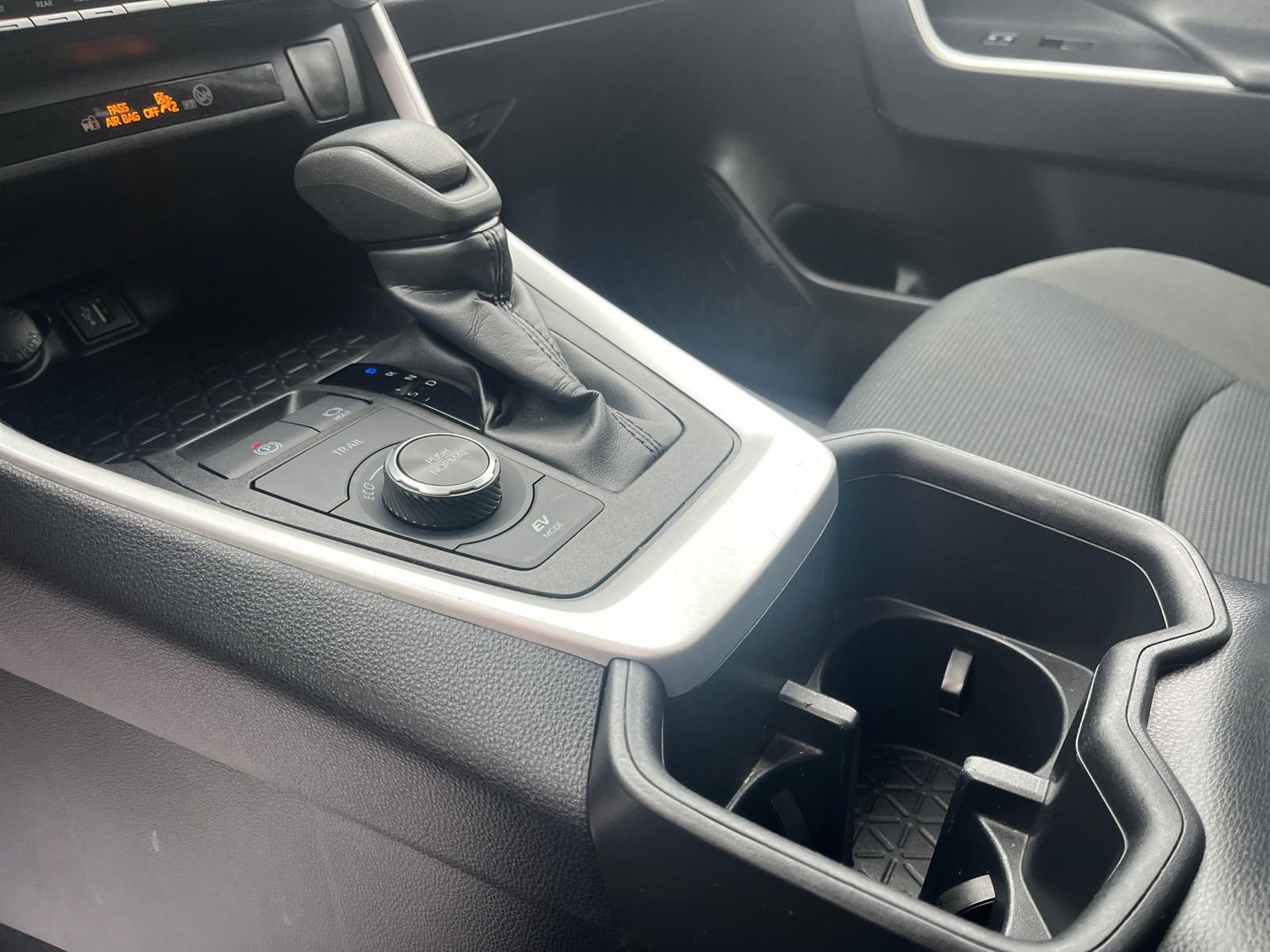 Used 2025 Toyota RAV4 LE image 41