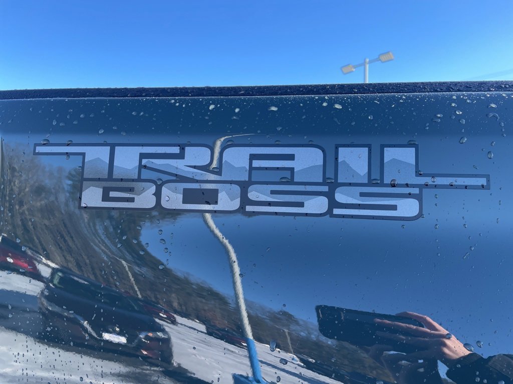 Used 2025 Chevrolet Silverado 2500 LTZ w/ Trail Boss Package image 9