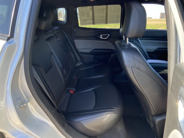 Used 2024 Jeep Compass Latitude image 13