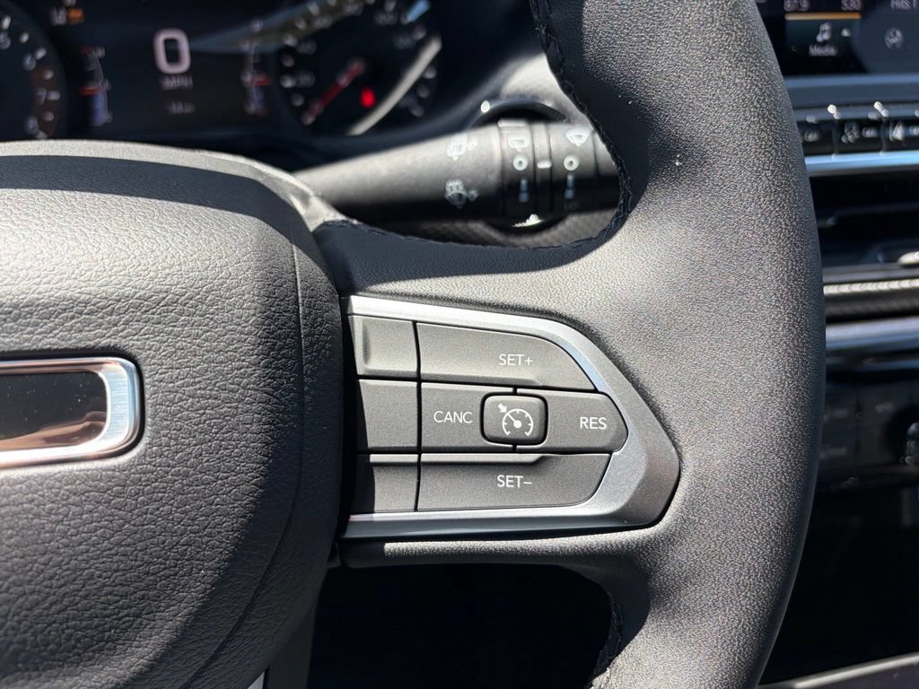 New 2026 Jeep Compass Latitude AWD/4WD image 32
