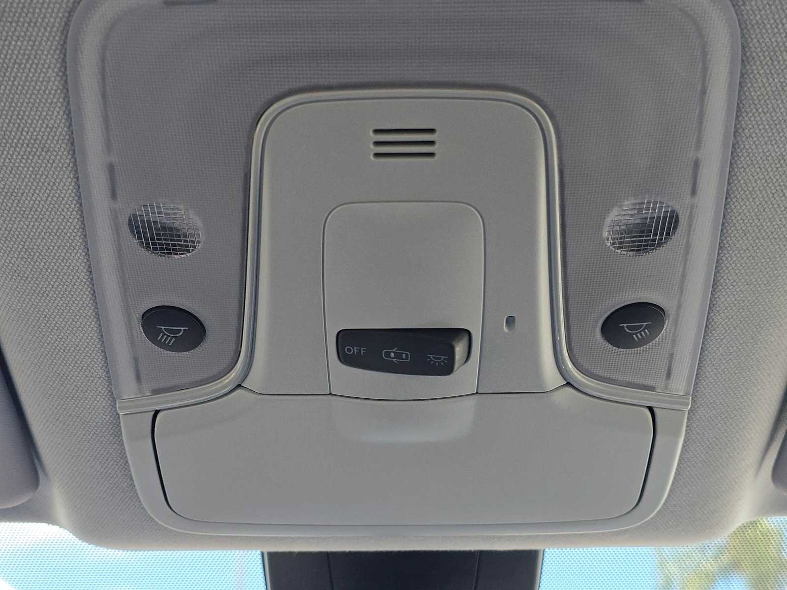 Used 2018 Toyota Prius Two w/ Prius Two Safety Plus Package FWD image 33