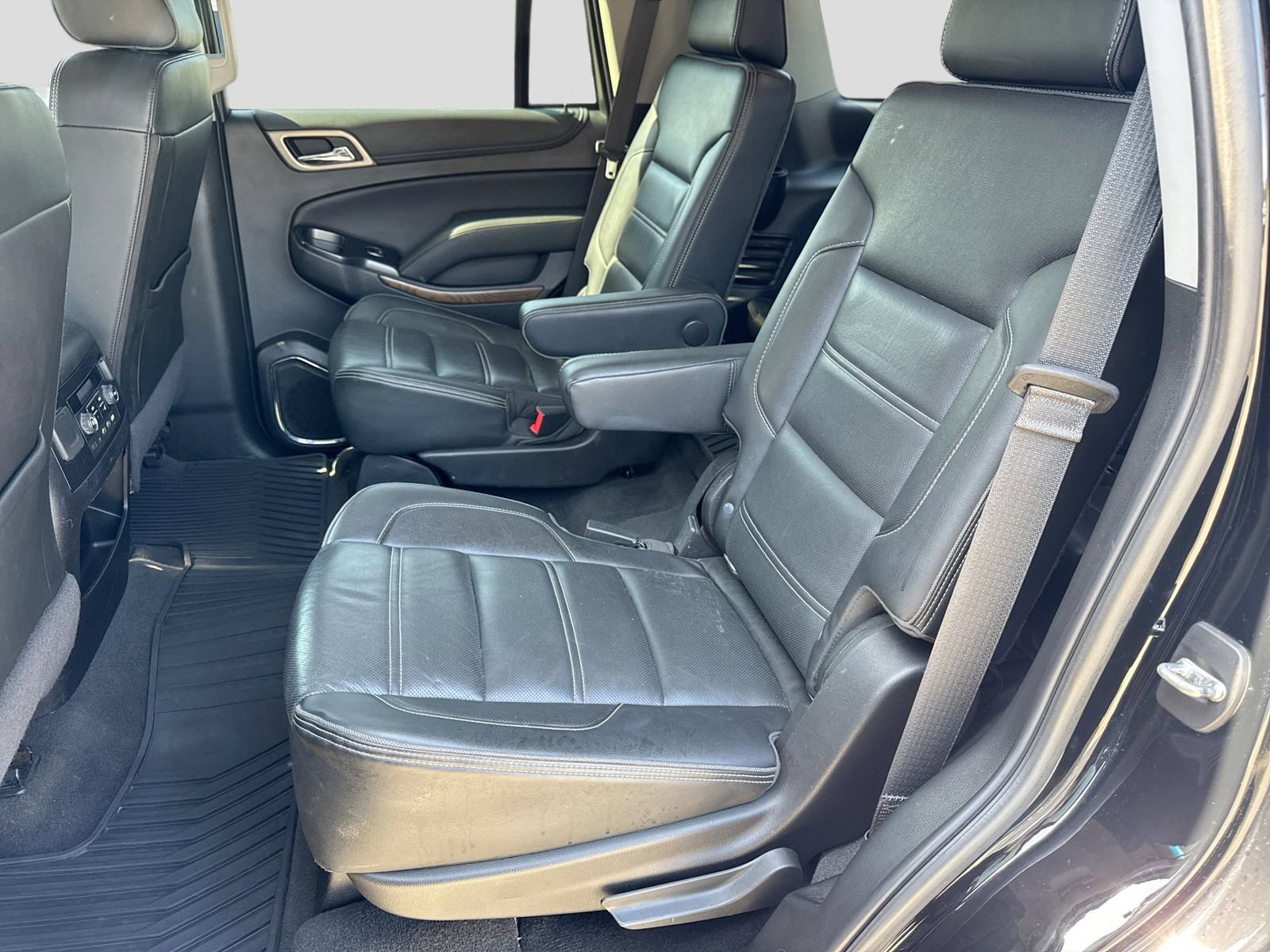 Used 2020 GMC Yukon Denali w/ Denali Ultimate Black Edition AWD/4WD image 23
