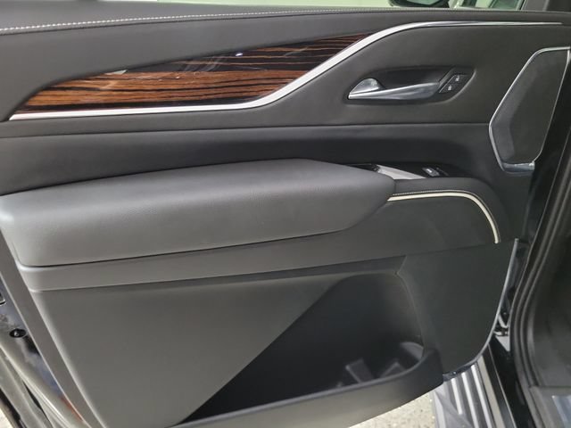 Used 2021 Cadillac Escalade ESV Premium Luxury w/ Performance Package RWD image 18