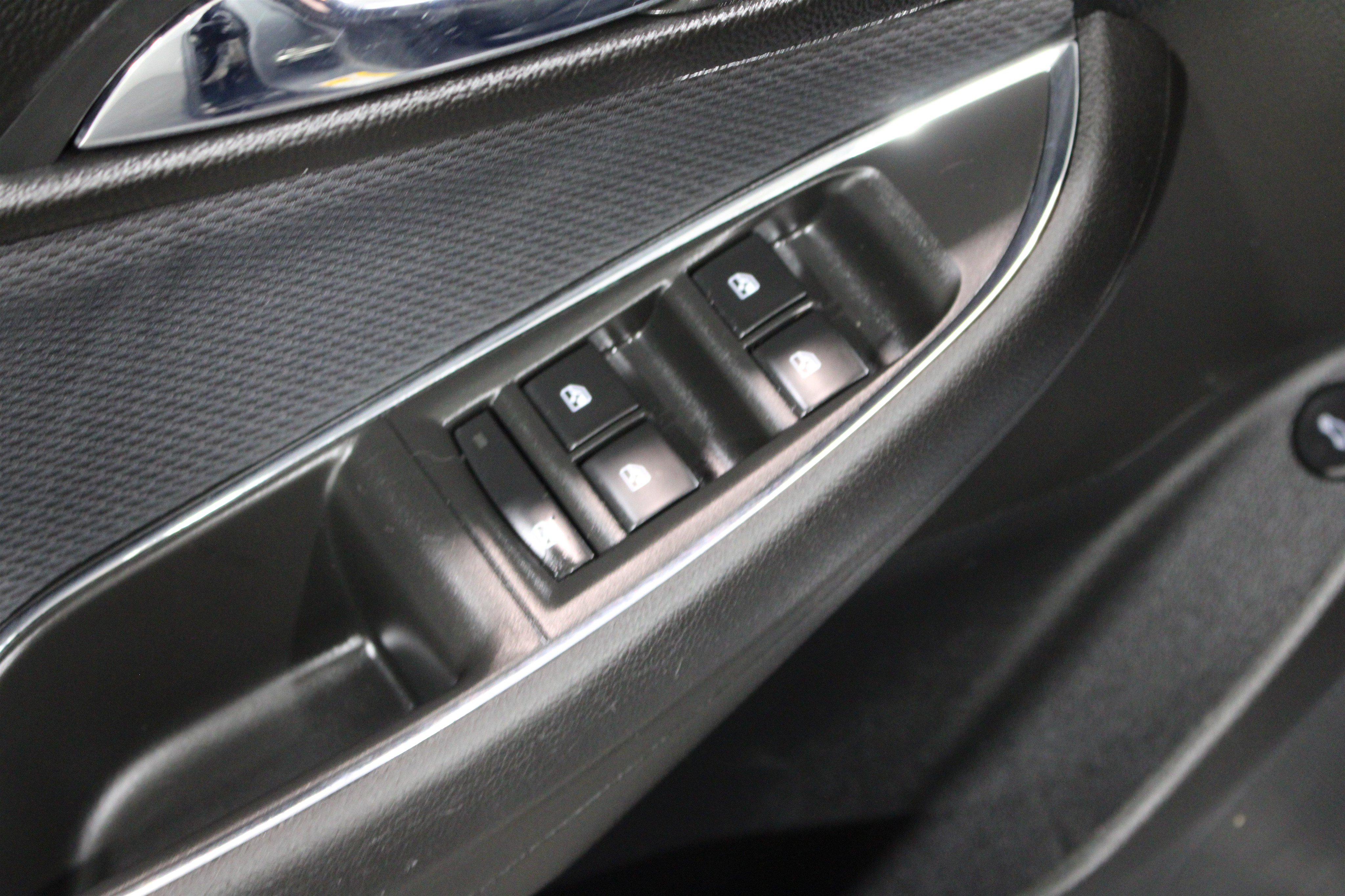 Used 2019 Chevrolet Cruze LT w/ Convenience Package FWD image 7