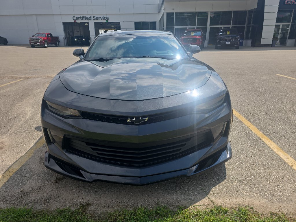 Used 2016 Chevrolet Camaro LT RWD image 3