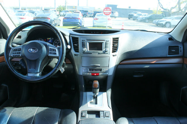 Used 2013 Subaru Outback 2.5i Limited w/ Moonroof Pkg AWD/4WD image 16