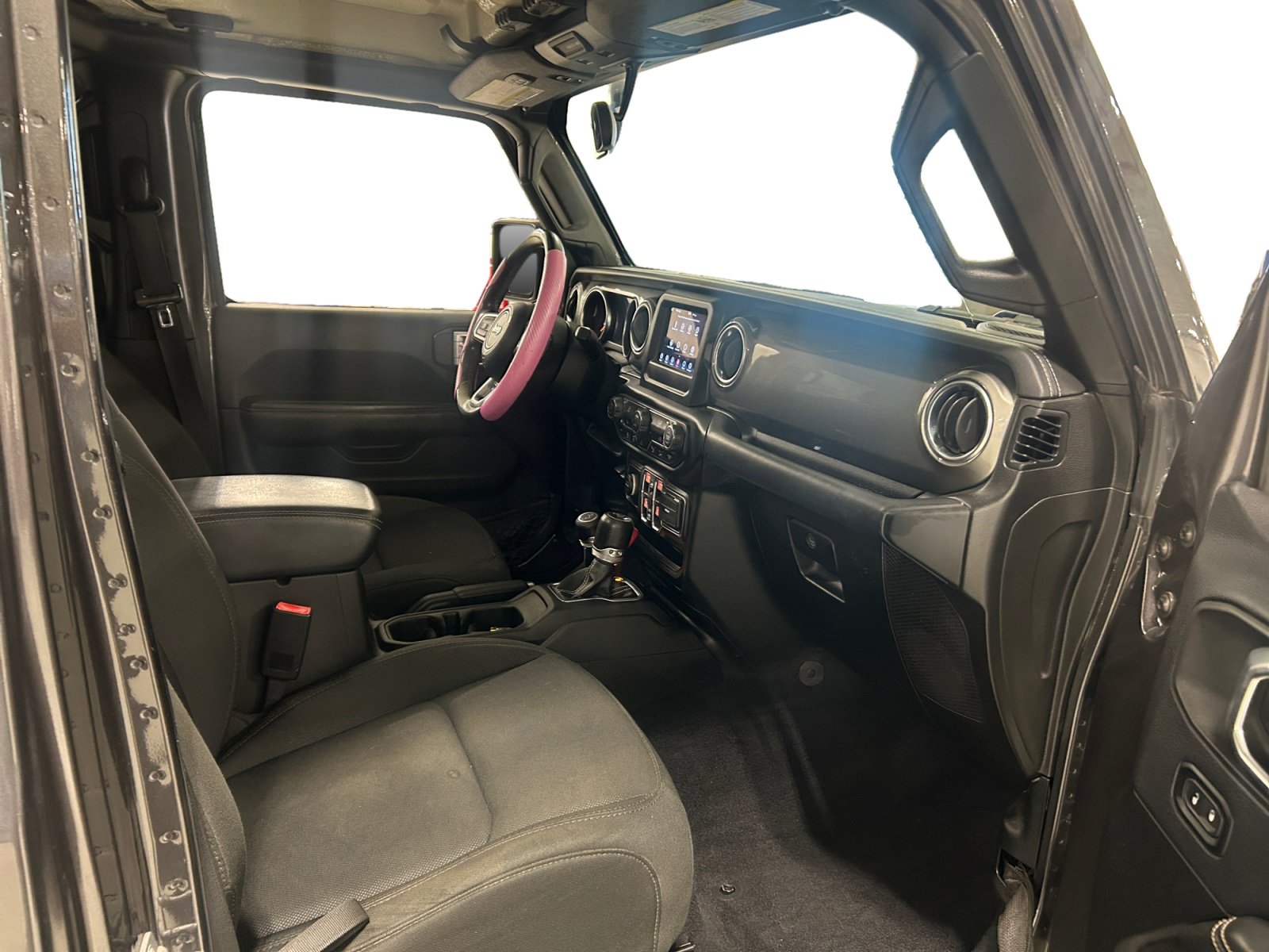 Used 2019 Jeep Wrangler Unlimited Sahara w/ Safety Group AWD/4WD image 23