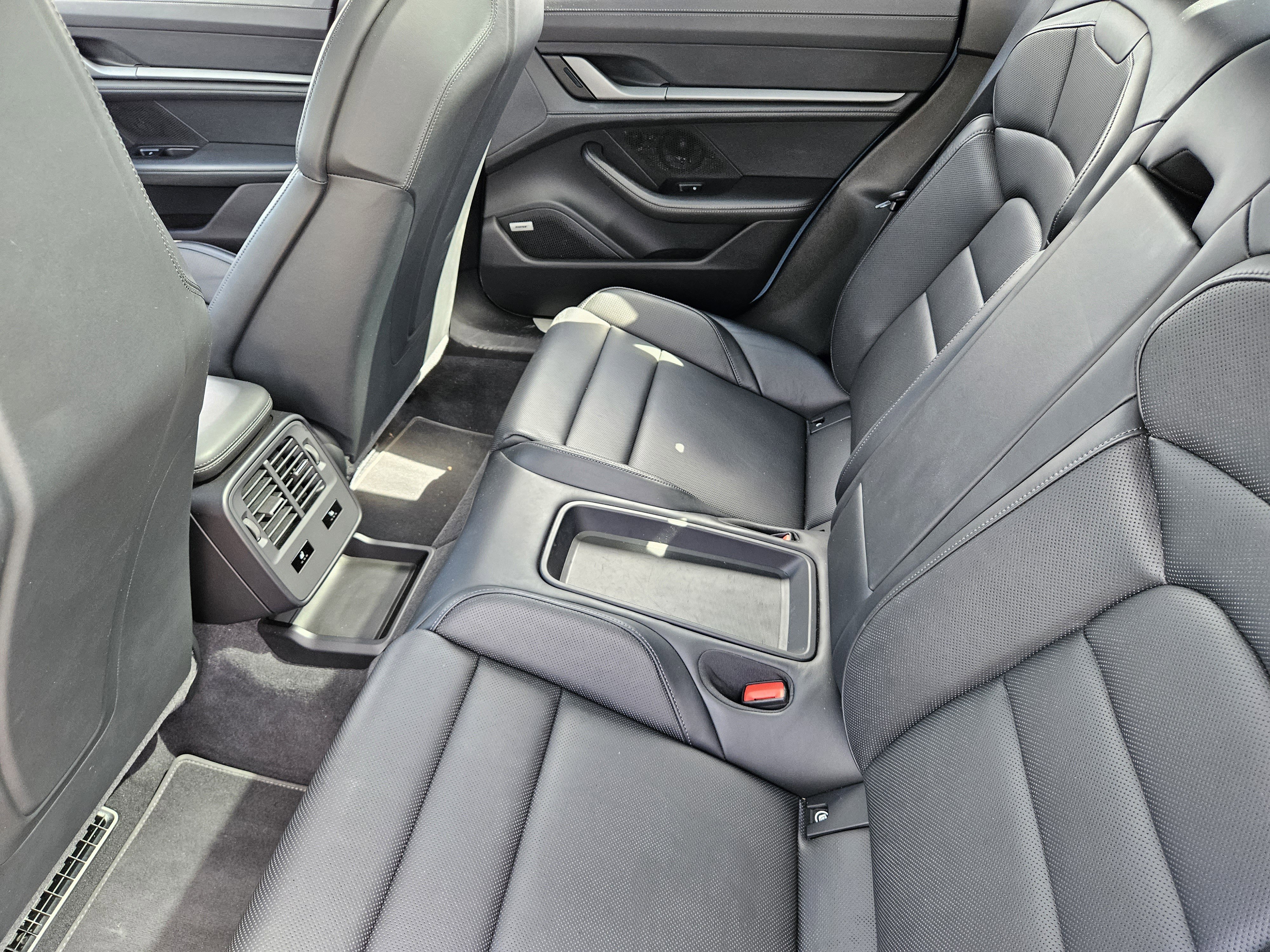 Used 2022 Porsche Taycan Turbo S image 28