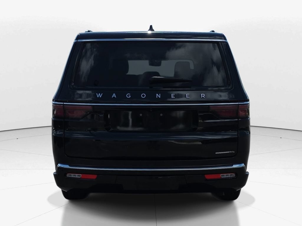 Used 2023 Jeep Wagoneer L Series III RWD image 7