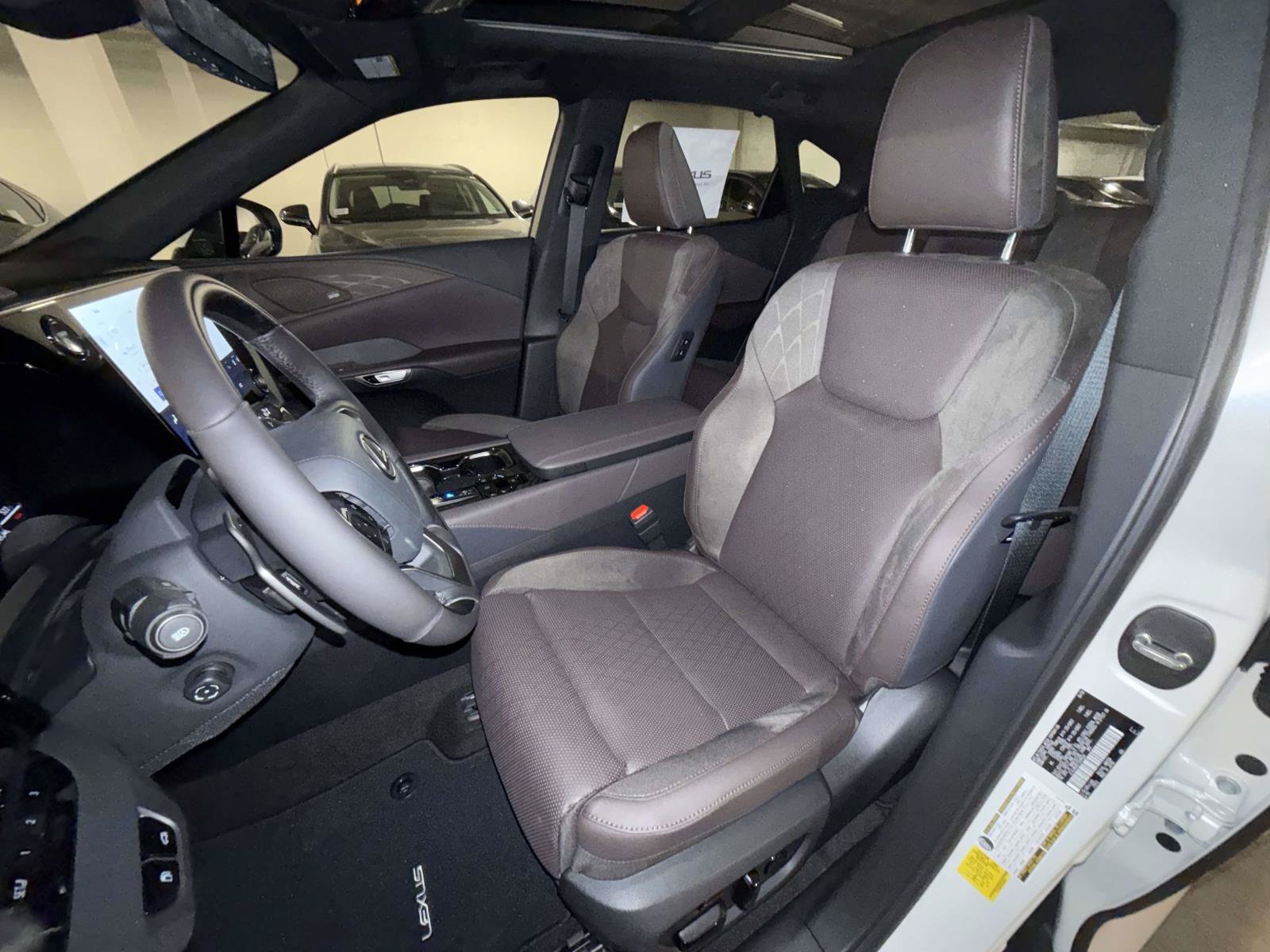 New 2026 Lexus RX 450h AWD image 2