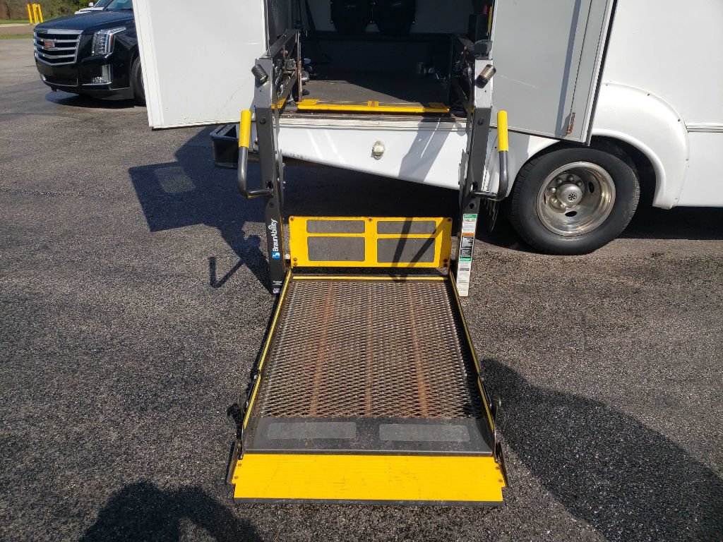 Used 2015 Ford E-350 and Econoline 350 Super Duty RWD image 13