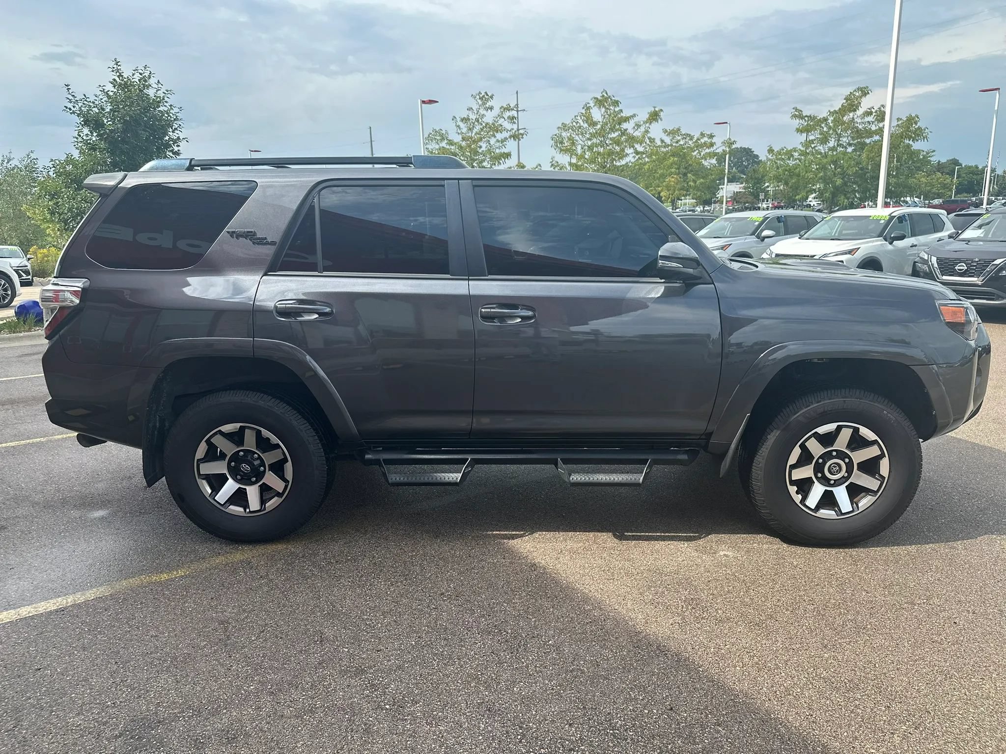 Used 2022 Toyota 4Runner TRD Off-Road Premium AWD/4WD image 4