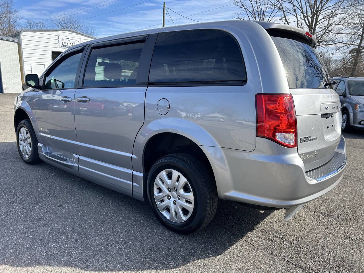 Used 2018 Dodge Grand Caravan SE w/ Power Convenience Group I image 12