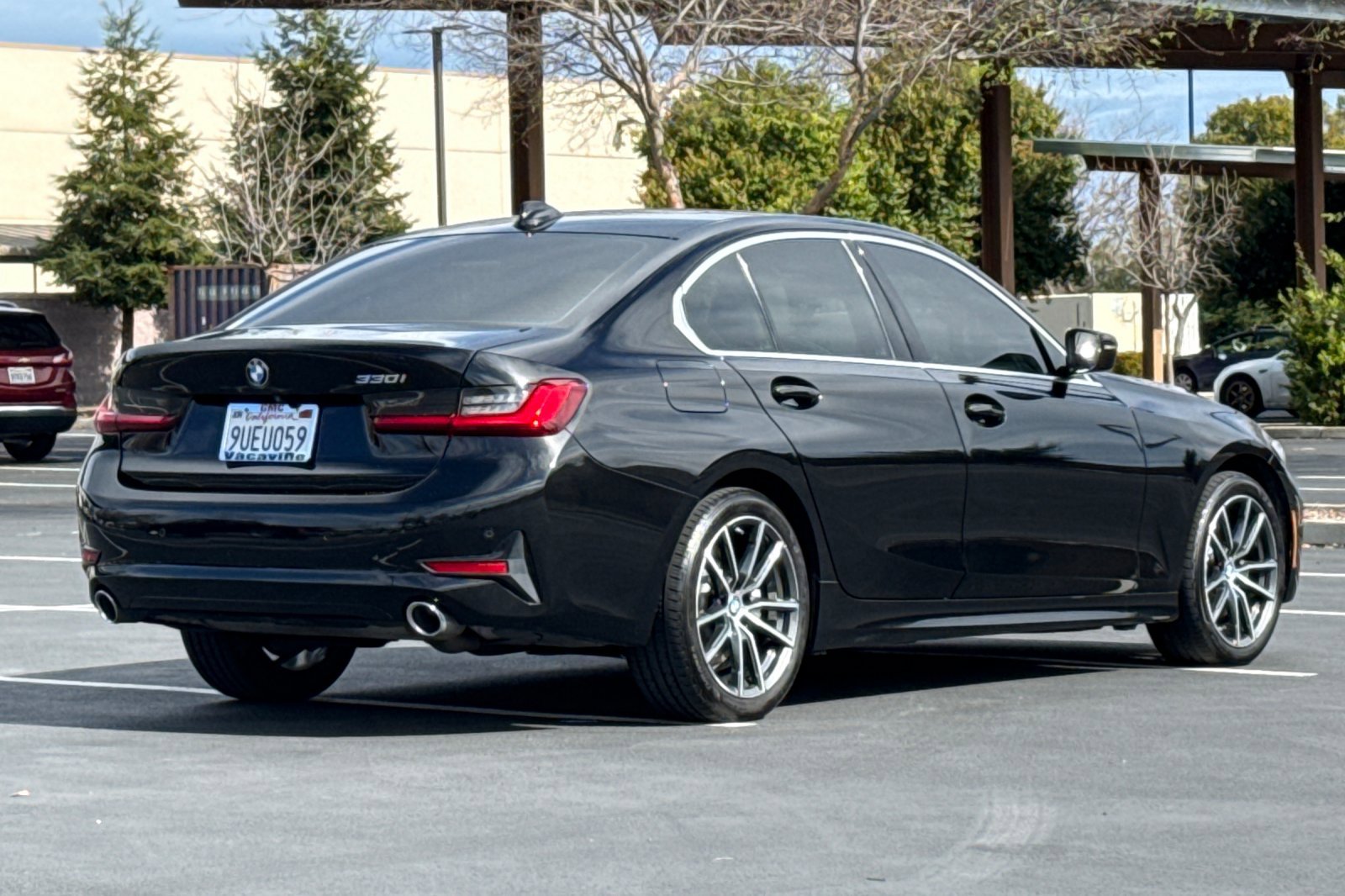 Used 2019 BMW 330i Sedan w/ Driving Assistance Package image 5