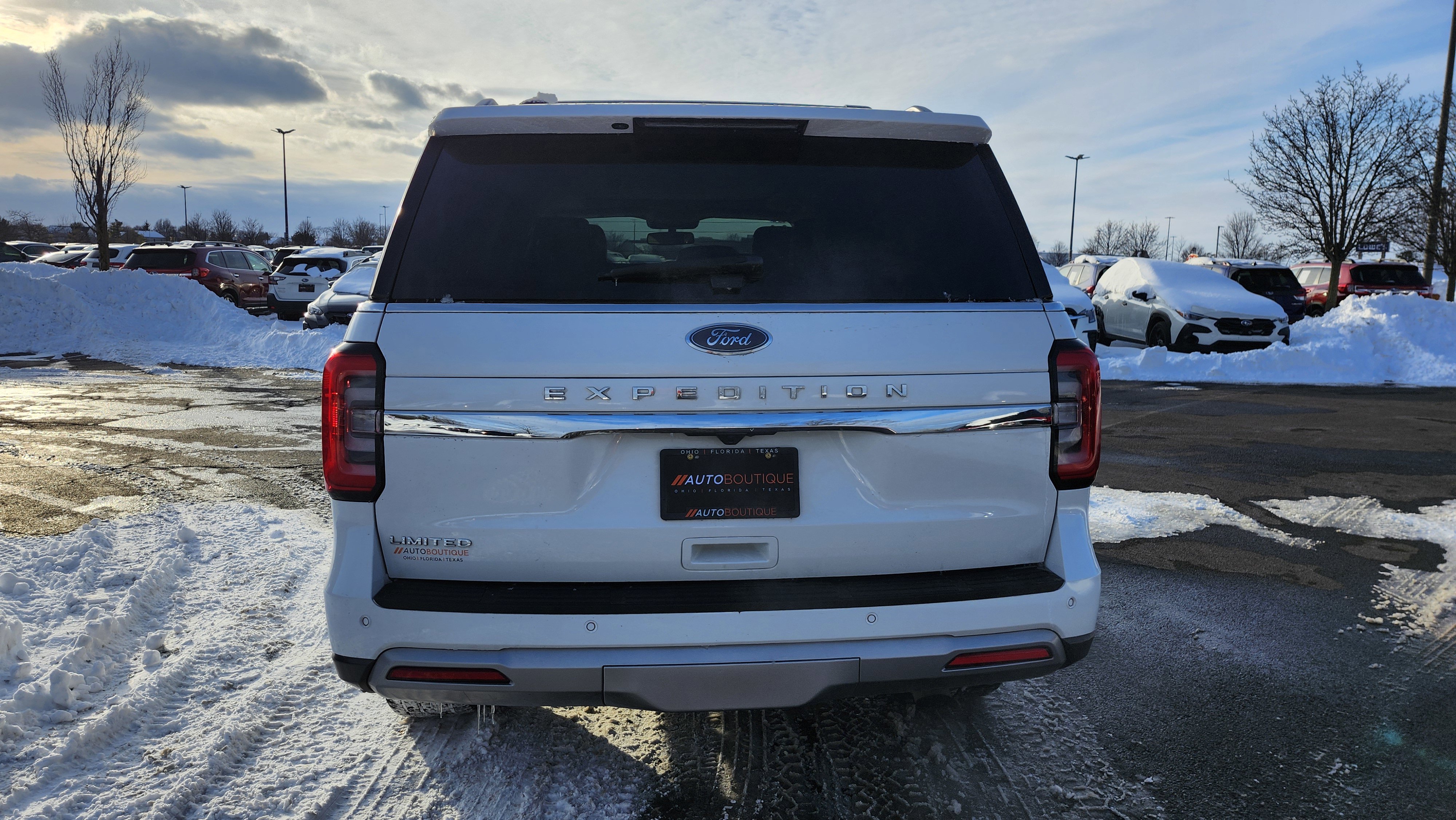 Used 2024 Ford Expedition Limited image 18