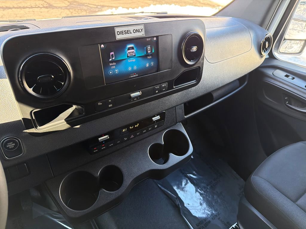 Used 2024 Mercedes-Benz Sprinter 2500 image 25