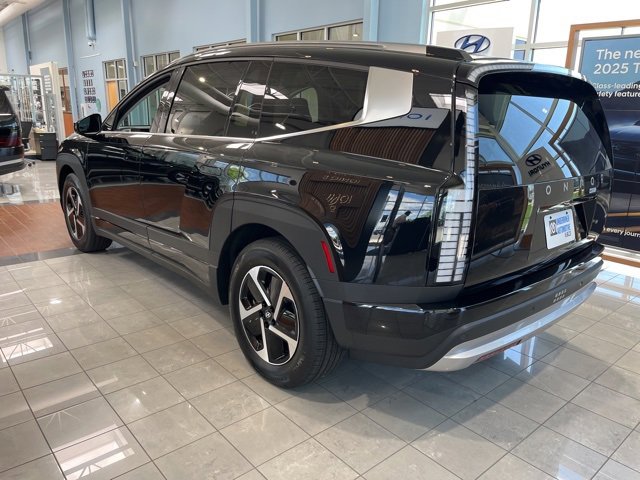 New 2026 Hyundai Ioniq 9 SE image 3