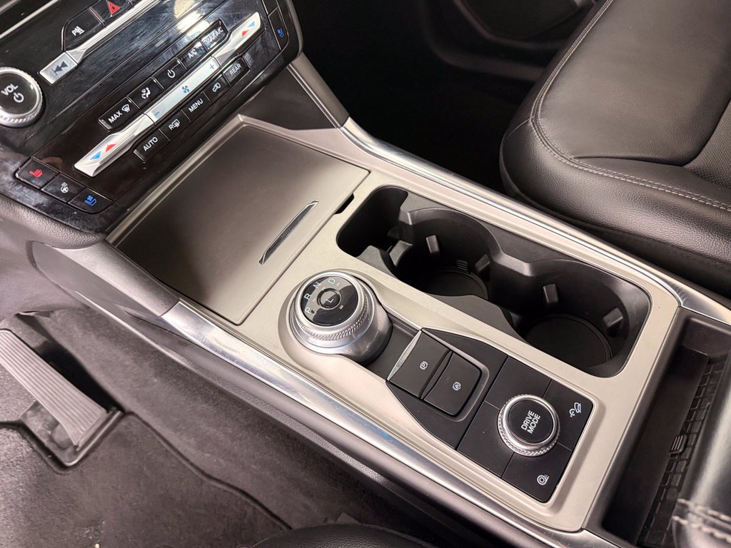 Certified 2023 Ford Explorer Limited AWD/4WD image 4