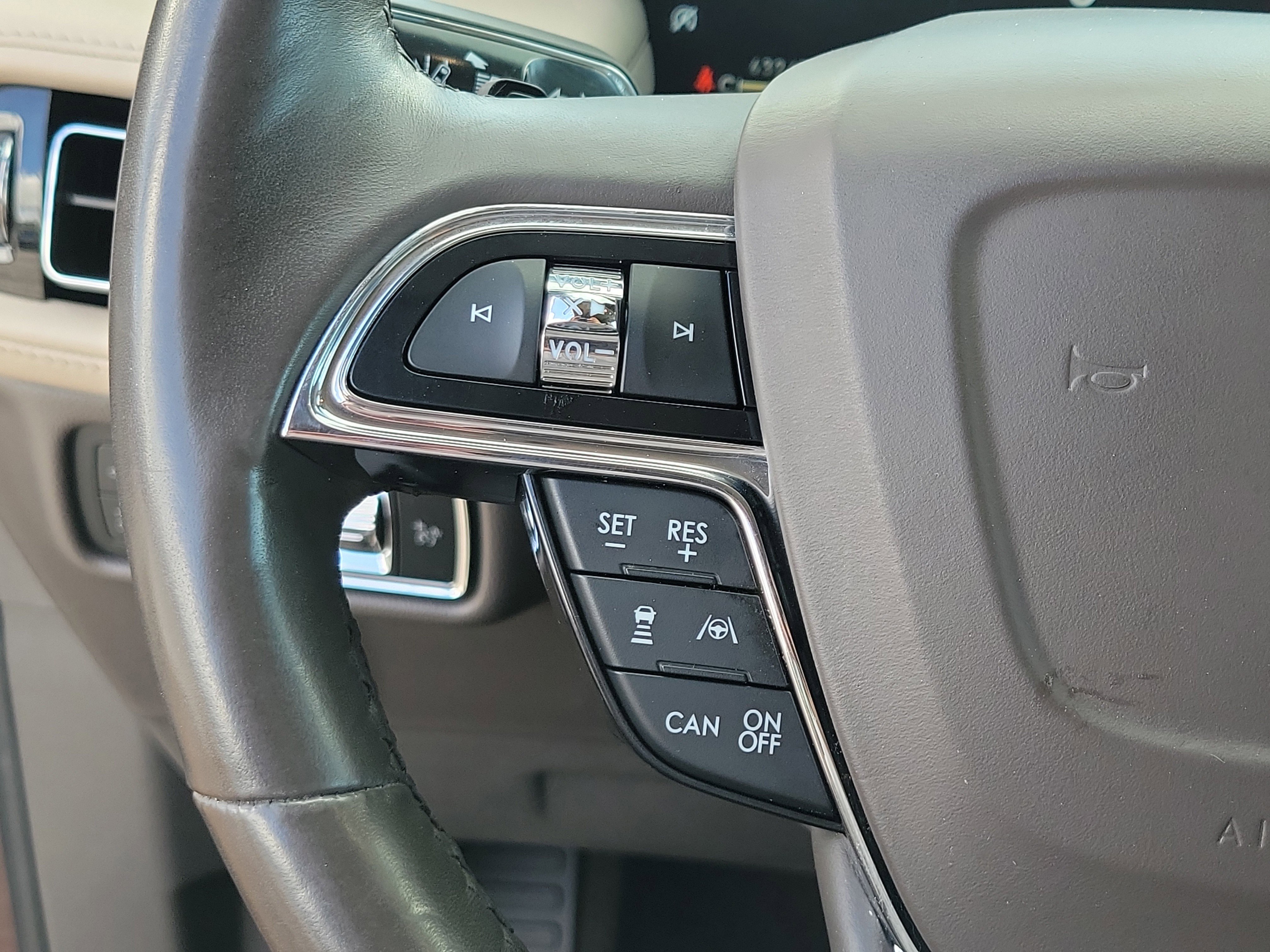 Used 2022 Lincoln Nautilus Reserve w/ Equipment Group 201A image 26