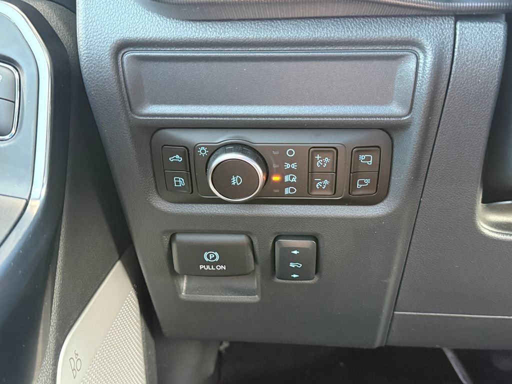 Used 2025 Ford F150 Platinum w/ Equipment Group 702A High AWD/4WD image 19