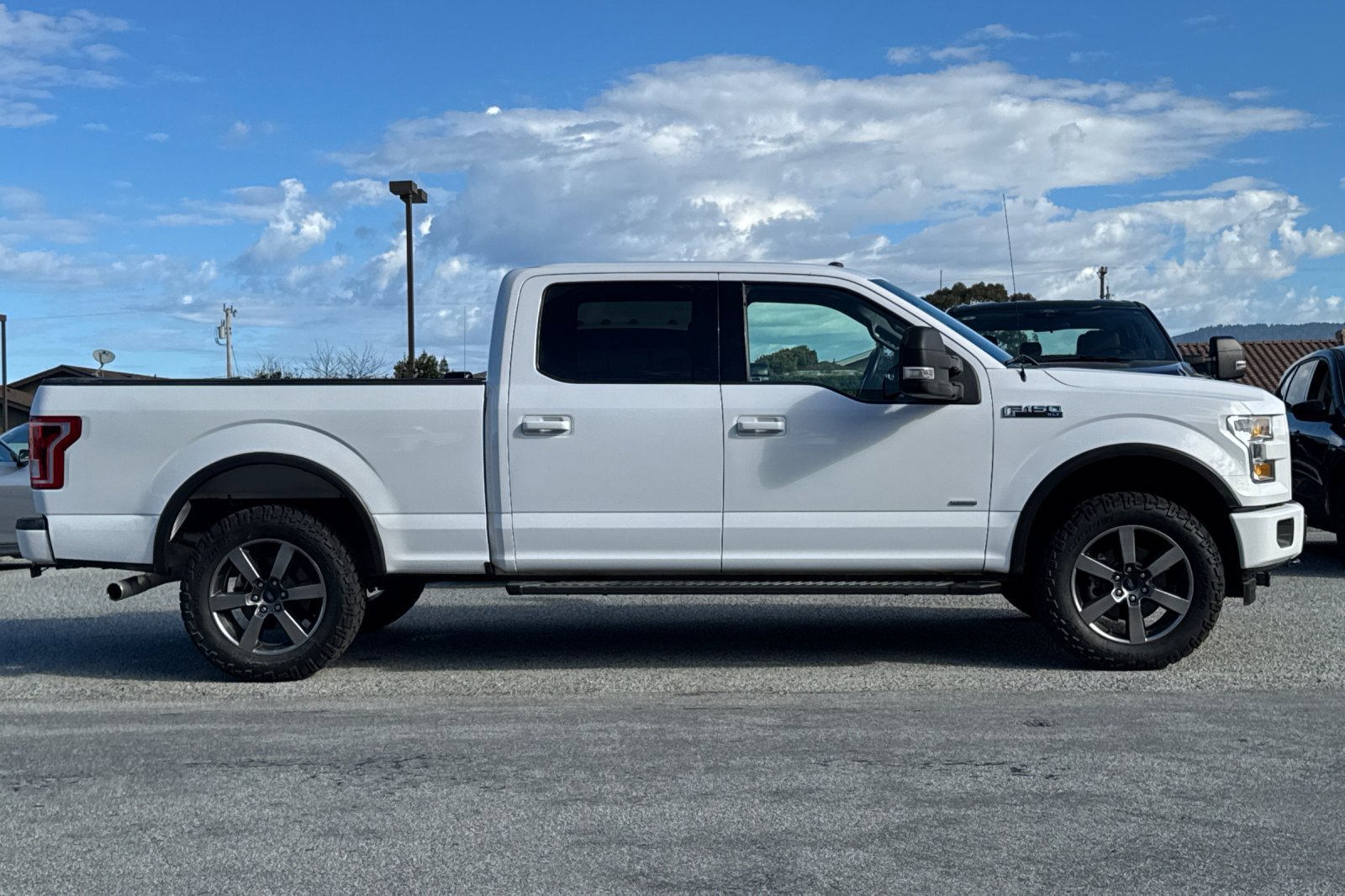 Used 2017 Ford F150 XLT w/ Equipment Group 302A Luxury image 6