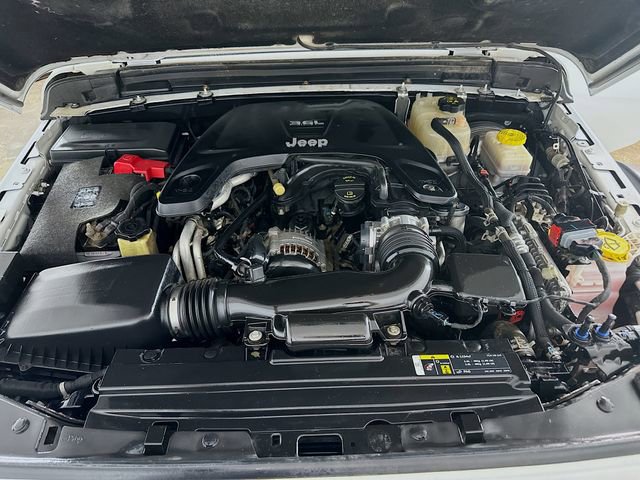 Used 2018 Jeep Wrangler Unlimited Rubicon w/ Safety Group image 24