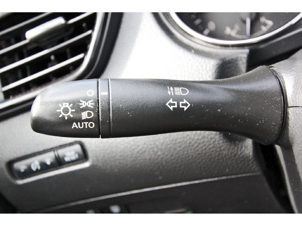 Used 2021 Nissan Rogue Sport S FWD image 17