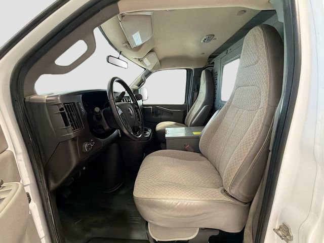 Certified 2022 GMC Savana 2500 w/ Driver Convenience Package RWD image 15