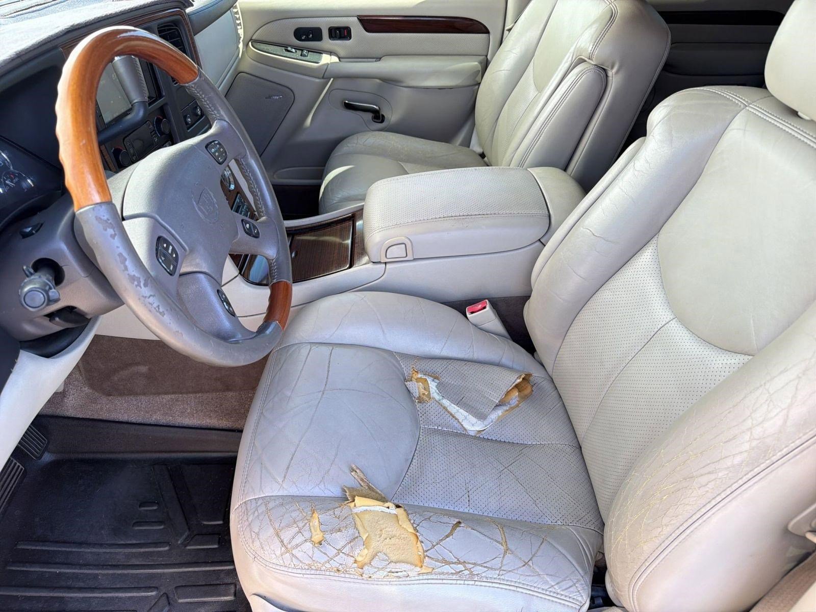 Used 2003 Cadillac Escalade 2WD w/ Marketing Vehicle Package image 5