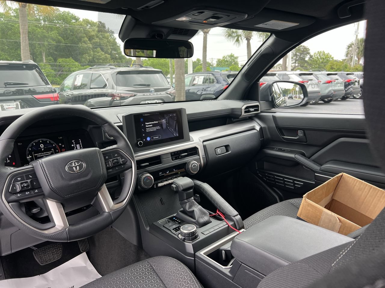 Used 2025 Toyota 4Runner SR5 AWD/4WD image 30