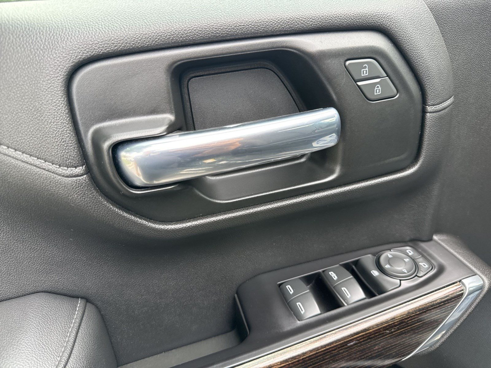 Used 2020 GMC Sierra 1500 SLE w/ SLE Value Package AWD/4WD image 14
