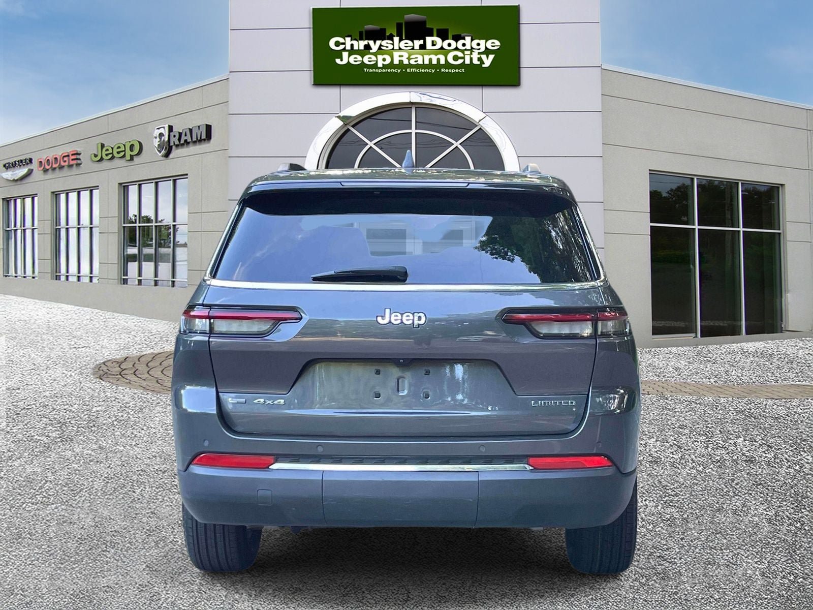 Used 2022 Jeep Grand Cherokee L Limited AWD/4WD image 7